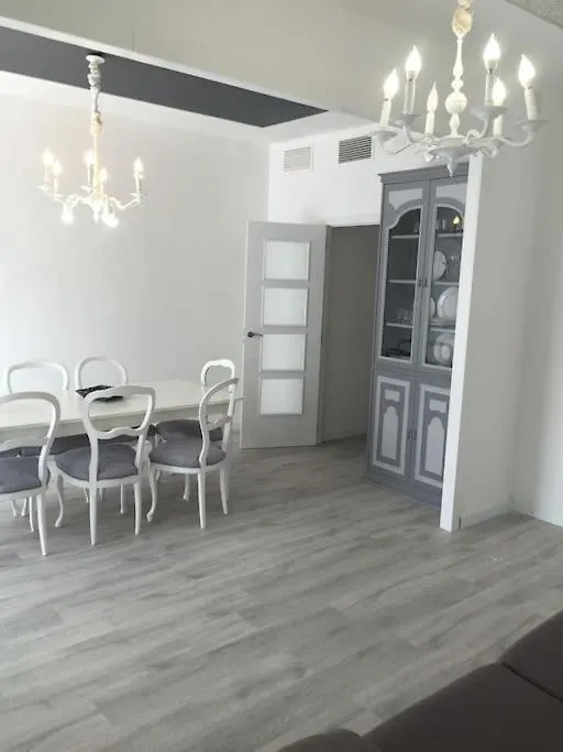 ברצלונה Near Fcb Stadium Up To 8 One Car Free Parking ספרד