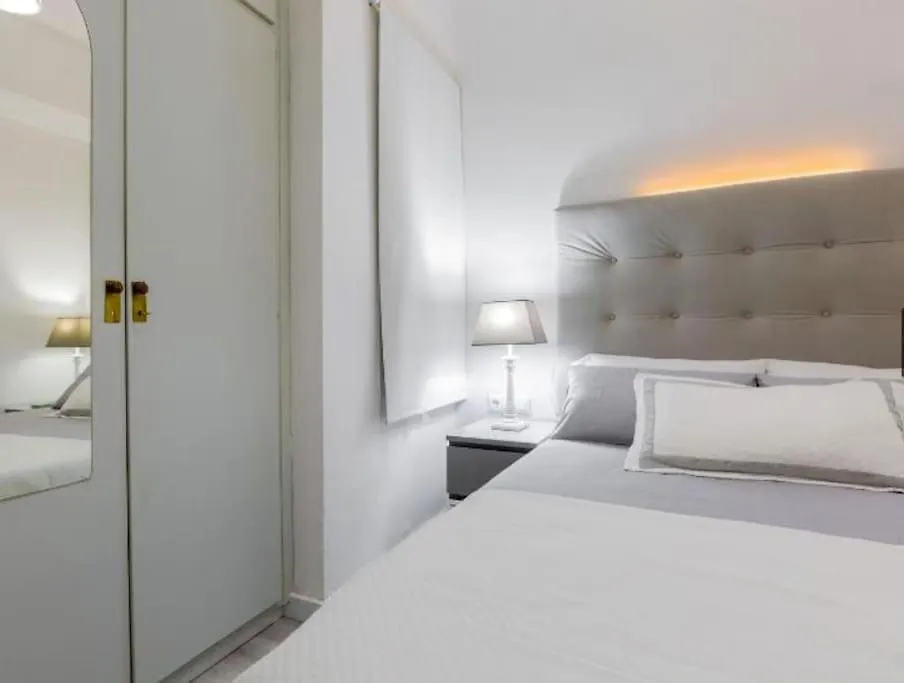 ברצלונה Near Fcb Stadium Up To 8 One Car Free Parking 0*,