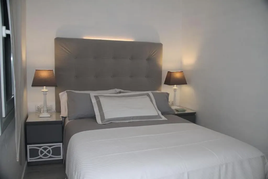 ברצלונה Near Fcb Stadium Up To 8 One Car Free Parking 0*,  ספרד